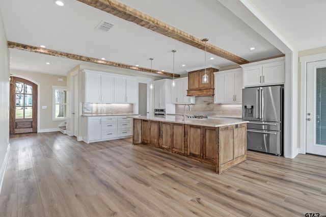 22107 Bluewater, Chandler, TX 75758