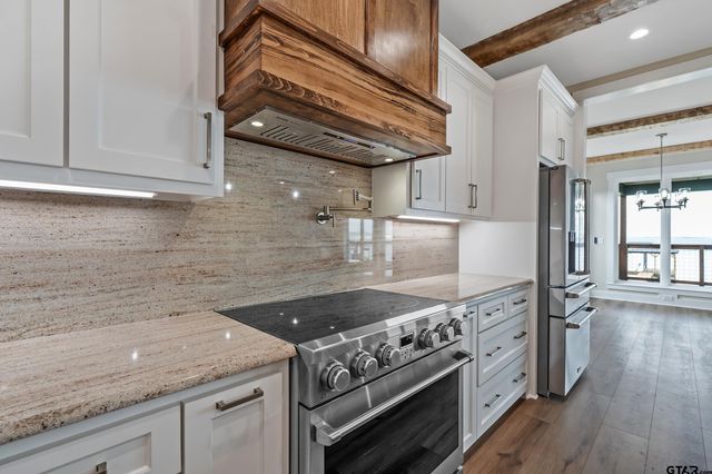 22107 Bluewater, Chandler, TX 75758