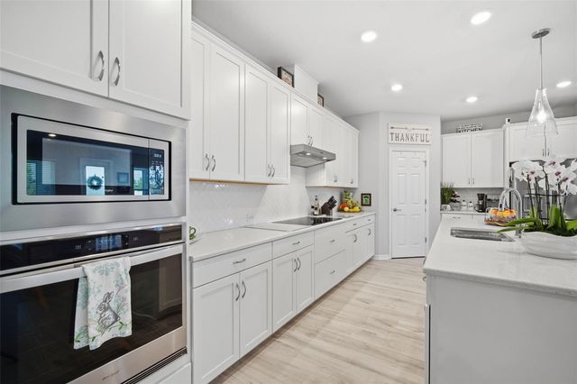 31477 WESTBURY ESTATES AVENUE, Wesley Chapel, FL 33545