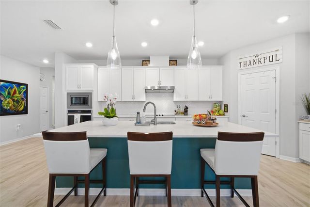 31477 WESTBURY ESTATES AVENUE, Wesley Chapel, FL 33545