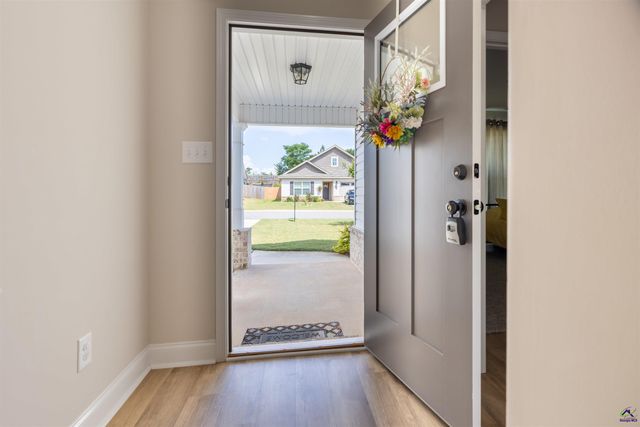 168 Red Tail Circle, Byron, GA 31008