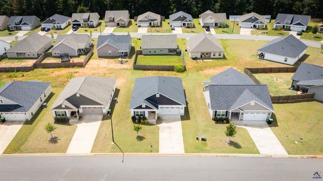 168 Red Tail Circle, Byron, GA 31008
