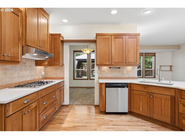 13935 Sw WEIR Rd, Beaverton, OR 97008
