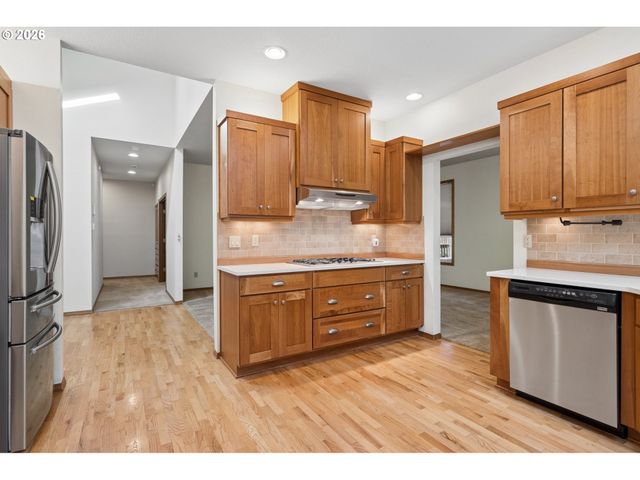 13935 Sw WEIR Rd, Beaverton, OR 97008