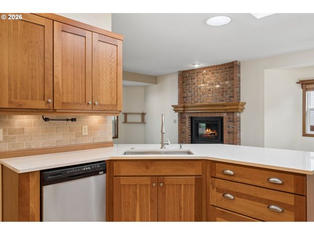 13935 Sw WEIR Rd, Beaverton, OR 97008
