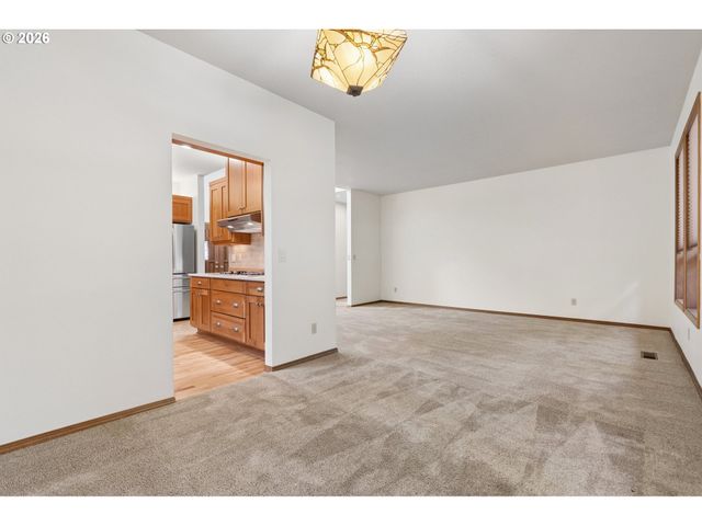 13935 Sw WEIR Rd, Beaverton, OR 97008