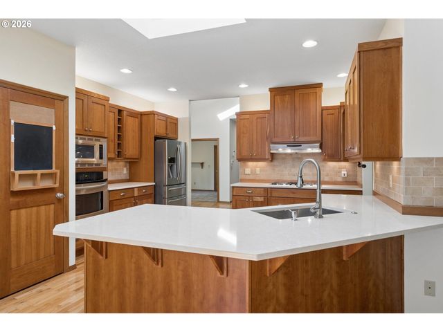 13935 Sw WEIR Rd, Beaverton, OR 97008