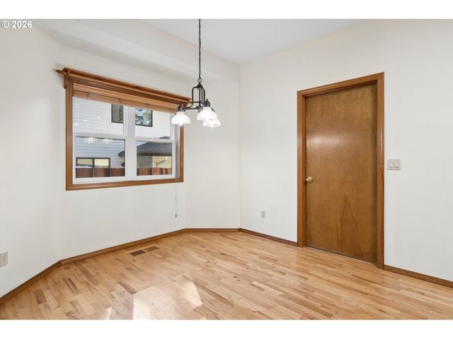 13935 Sw WEIR Rd, Beaverton, OR 97008