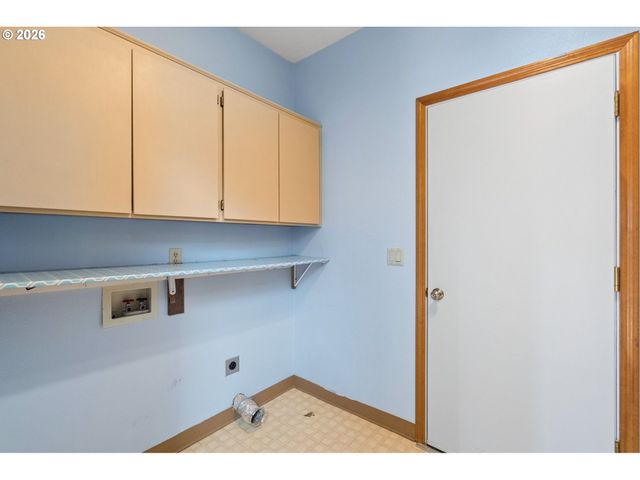 13935 Sw WEIR Rd, Beaverton, OR 97008