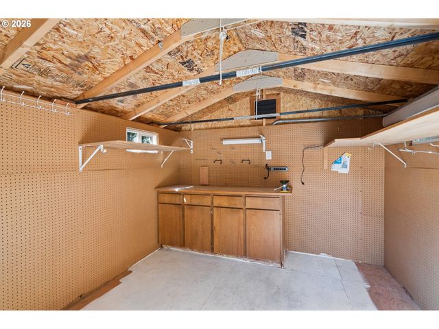 13935 Sw WEIR Rd, Beaverton, OR 97008