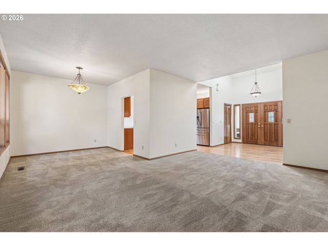 13935 Sw WEIR Rd, Beaverton, OR 97008