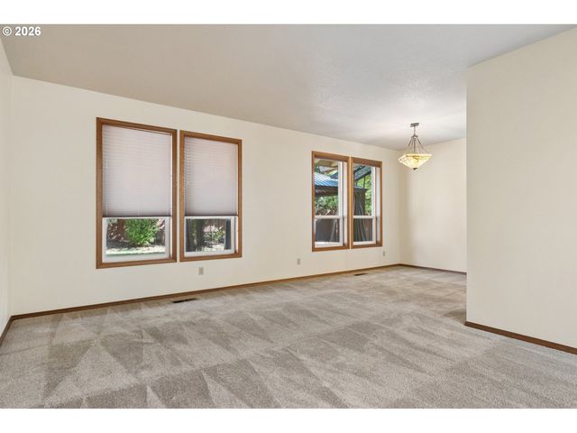 13935 Sw WEIR Rd, Beaverton, OR 97008