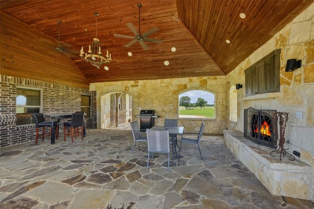 10531 Cole Road, Pilot Point, TX 76258