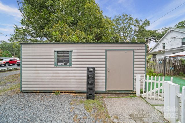 196 Spruce Street, Badin, NC 28009