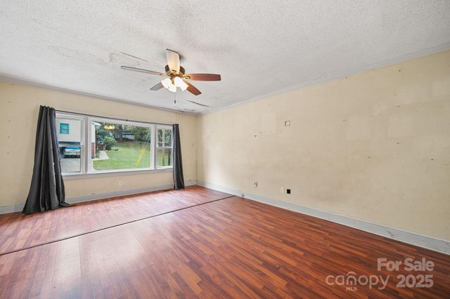 196 Spruce Street, Badin, NC 28009