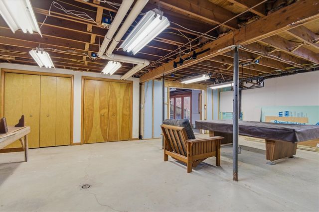 4750 W Ellsworth Road, Ann Arbor, MI 48103