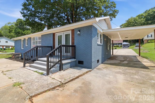 4800 Westridge Drive, Charlotte, NC 28208