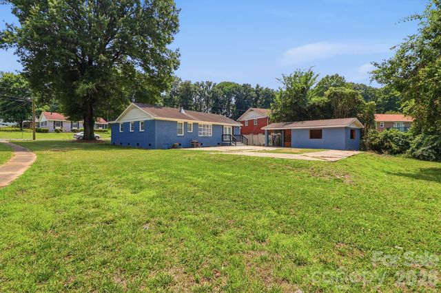 4800 Westridge Drive, Charlotte, NC 28208