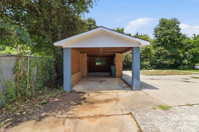 4800 Westridge Drive, Charlotte, NC 28208