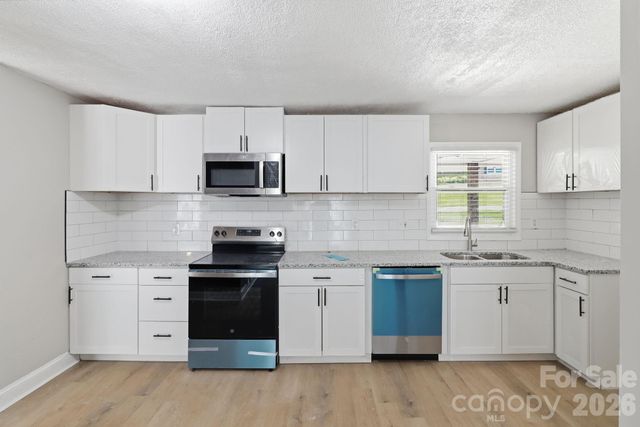 4800 Westridge Drive, Charlotte, NC 28208