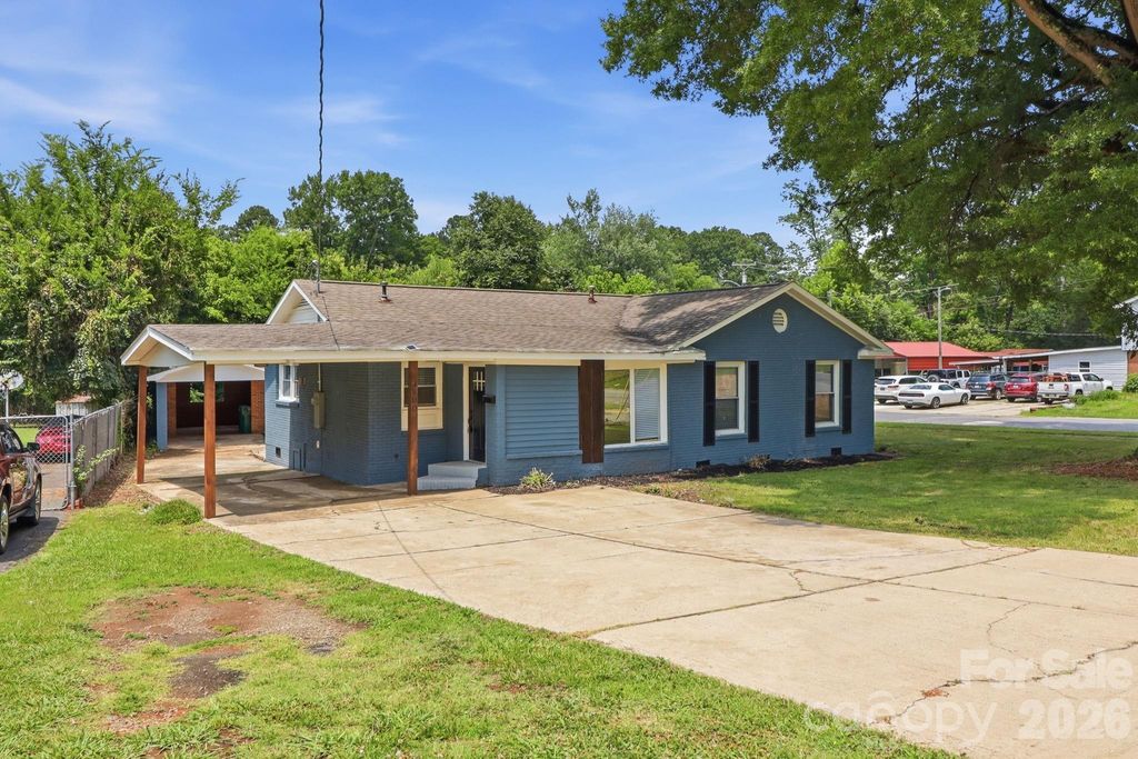 4800 Westridge Drive, Charlotte, NC 28208
