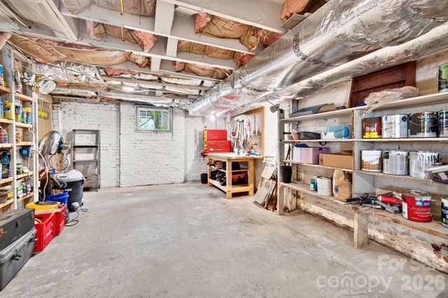 15 Westgate Road, Asheville, NC 28806