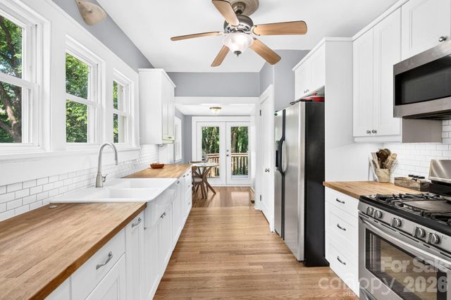 15 Westgate Road, Asheville, NC 28806