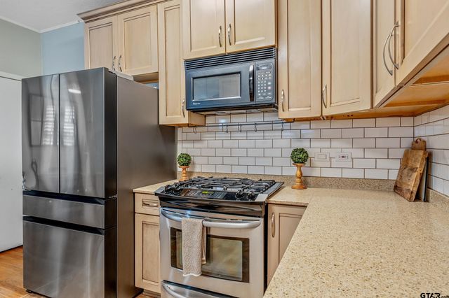 637 S College, Tyler, TX 75701