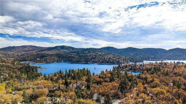 1253 Golden Rule, Lake Arrowhead, CA 92352
