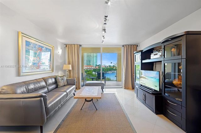 19999 E Country Club Dr 1406, Aventura, FL 33180