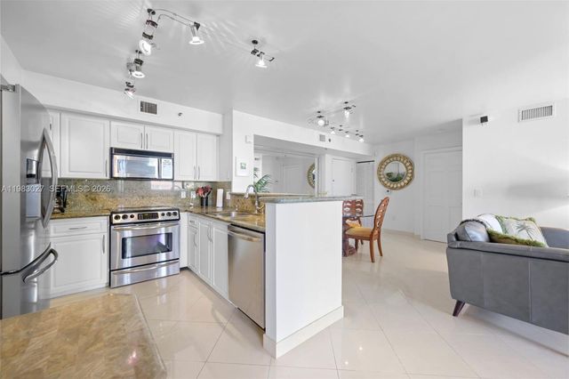 19999 E Country Club Dr 1406, Aventura, FL 33180