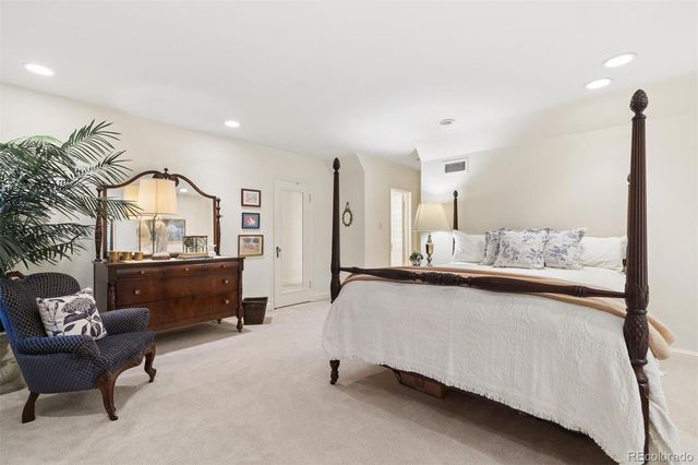 4330 E 6th Avenue Parkway, Denver, CO 80220