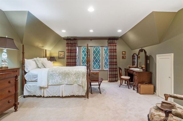 4330 E 6th Avenue Parkway, Denver, CO 80220