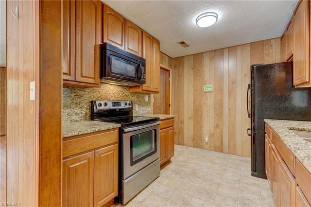 214 Regency Drive, Reidsville, NC 27320