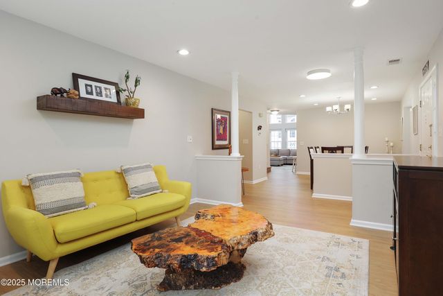 4 Oxford Road 329, Holmdel, NJ 07733