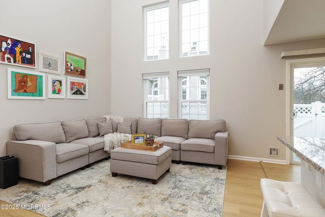 4 Oxford Road 329, Holmdel, NJ 07733