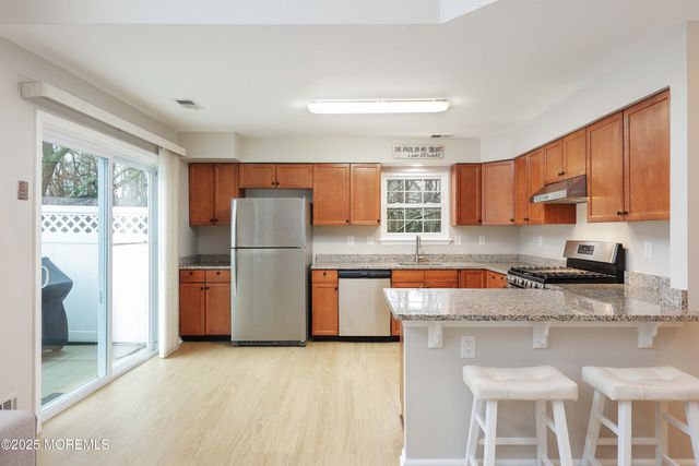 4 Oxford Road 329, Holmdel, NJ 07733