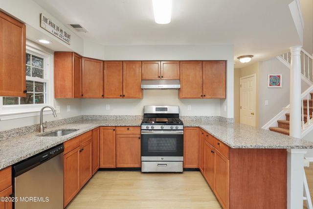 4 Oxford Road 329, Holmdel, NJ 07733