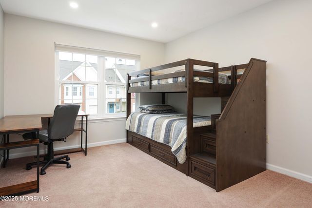 4 Oxford Road 329, Holmdel, NJ 07733