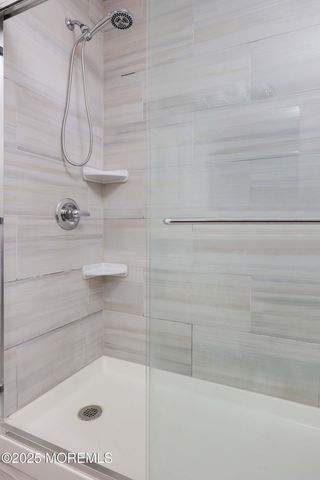 4 Oxford Road 329, Holmdel, NJ 07733