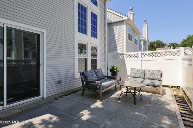 4 Oxford Road 329, Holmdel, NJ 07733