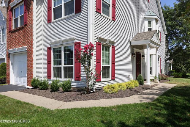 4 Oxford Road 329, Holmdel, NJ 07733