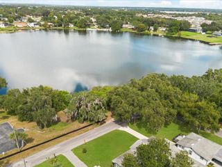 1210 E CAROLINE STREET, Tavares, FL 32778