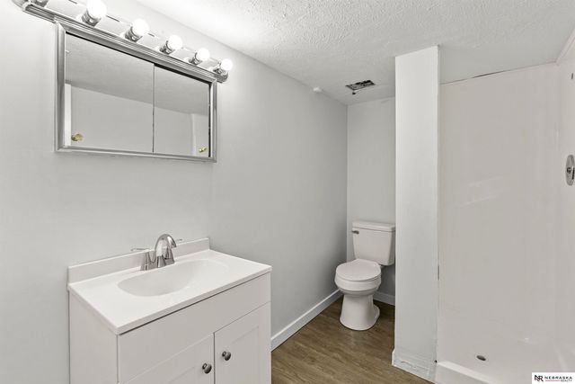 8612 S 38th Avenue, Bellevue, NE 68147