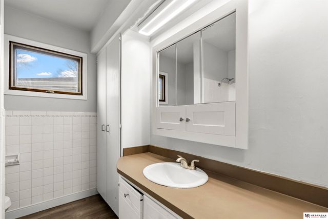 8612 S 38th Avenue, Bellevue, NE 68147