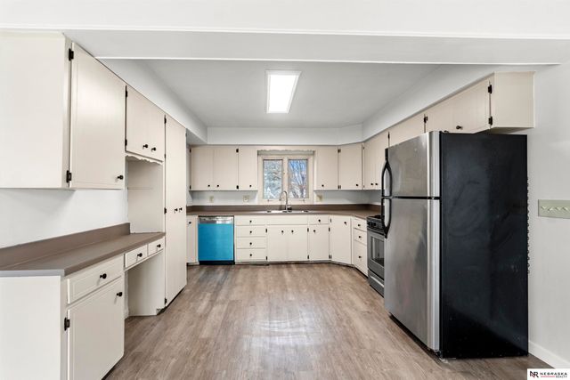 8612 S 38th Avenue, Bellevue, NE 68147