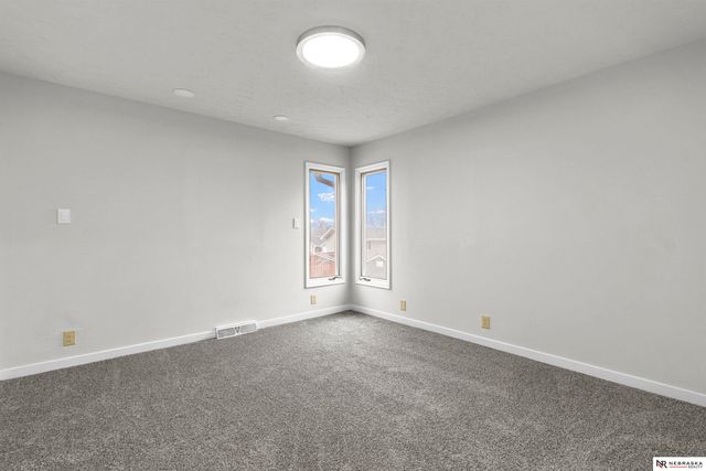 8612 S 38th Avenue, Bellevue, NE 68147