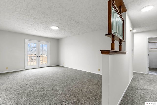 8612 S 38th Avenue, Bellevue, NE 68147