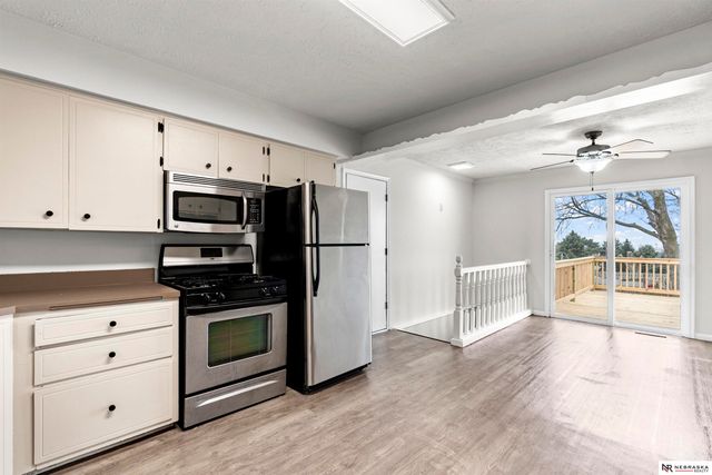 8612 S 38th Avenue, Bellevue, NE 68147