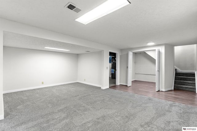 8612 S 38th Avenue, Bellevue, NE 68147